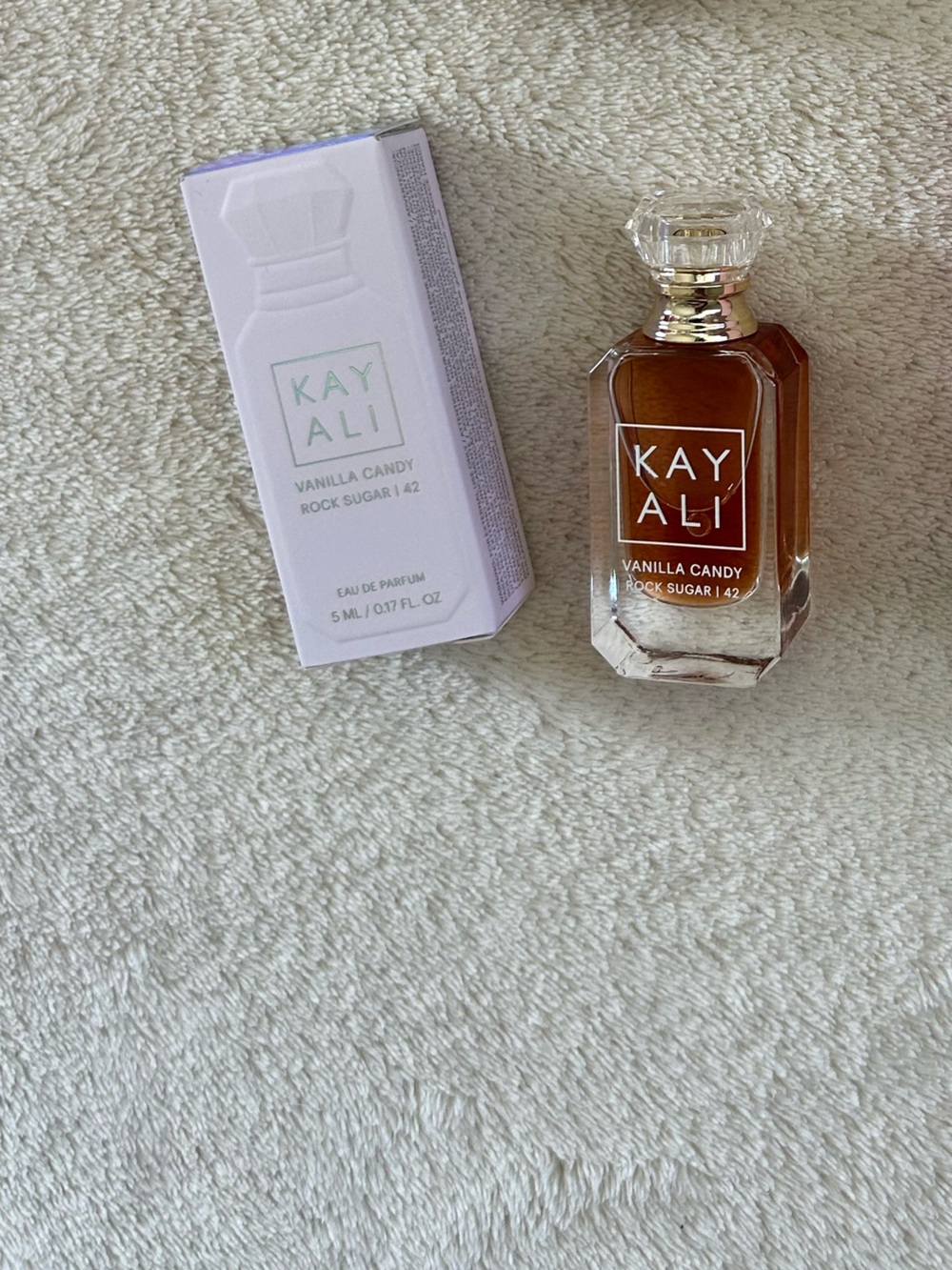 Kayali Vanilla Candy Rock Sugar